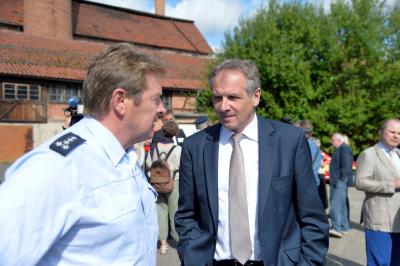 Innenminister Gall besucht Brandstelle in Unterweissach